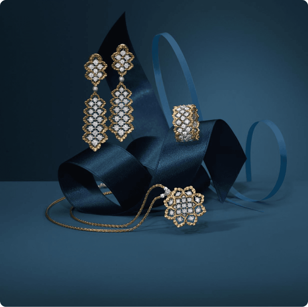 PC Jeweller showcase display